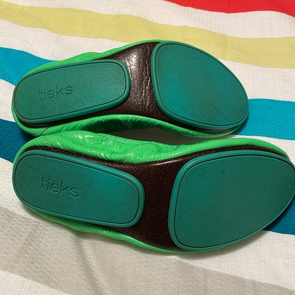 Tieks Galactic Green Size 9. NO LONGER AVAILABLE💚 - Picture 6 of 8
